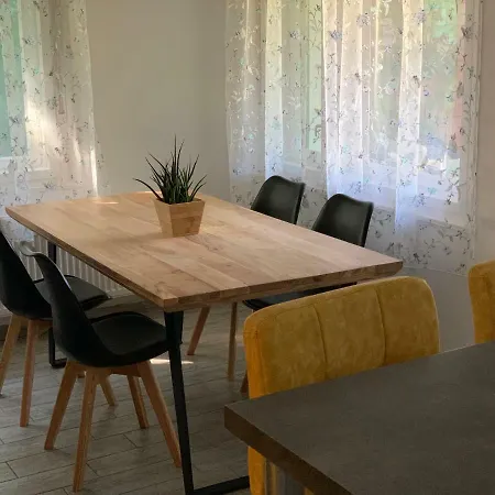 Csuka48 Апартаменты *